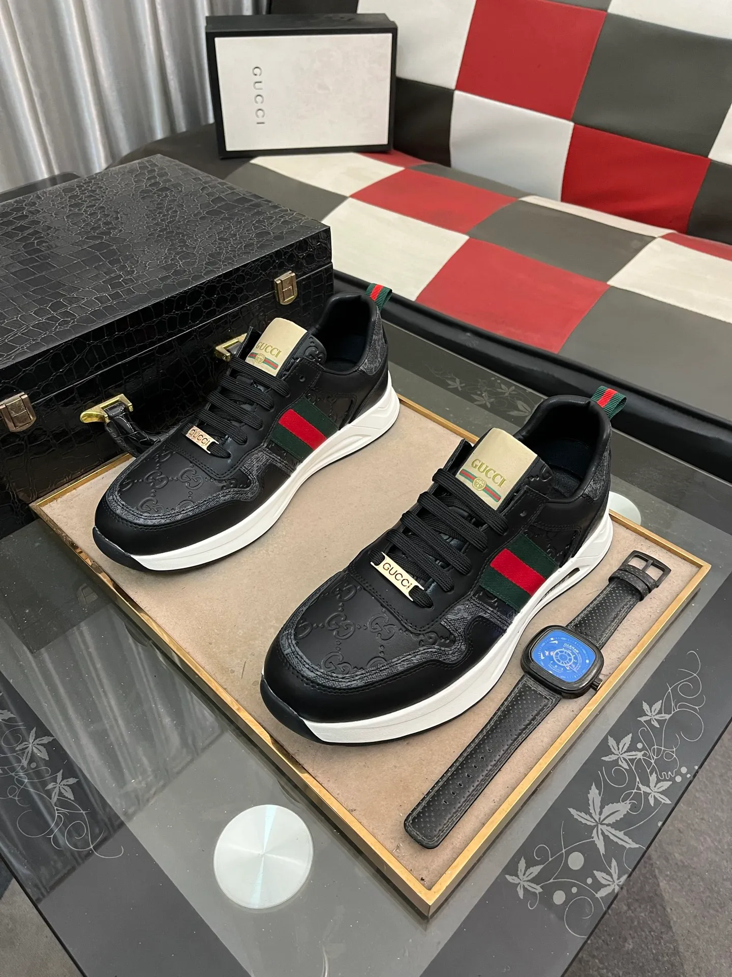 Men's shoes💰420⌚️⌚️[GUCCI] Gucci men's casual shoes are absolutely popular🔥The ultimate matching item for trendy men! The charm of super texture is irresistible, the main recommendation, the flower leather color is bright! The upper is made of high-quality cowhide with branded fabrics, pigskin lining for the feet, and wear-resistant rubber sole, which is noble and elegant! Extremely comfortable🎁🎁You can be as handsome as you want💪 38-442️⃣colors available